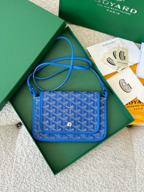 Piumet 天蓝色信封包 GOYARD 日常款 轻便材质