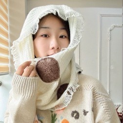 上新 Loro piana 独家牛货 【LP刺绣花边围脖】 多功能围脖想怎么围就怎么围，低调奢华，由于是出口韩国订单，每款数量才几十条，全部有授权有合同的好东西 一样材质.一样流水线.一样的工艺.全部今年流行色 采用%山羊绒.卖一条少一条的好货 且不用担心面料因为出口的原料固色度都是一级定期抽查...一等一好货