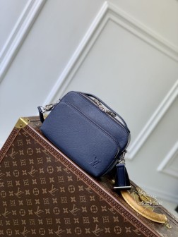 LV M11657 深蓝色 Avenue 邮差包 Taga 牛皮制造