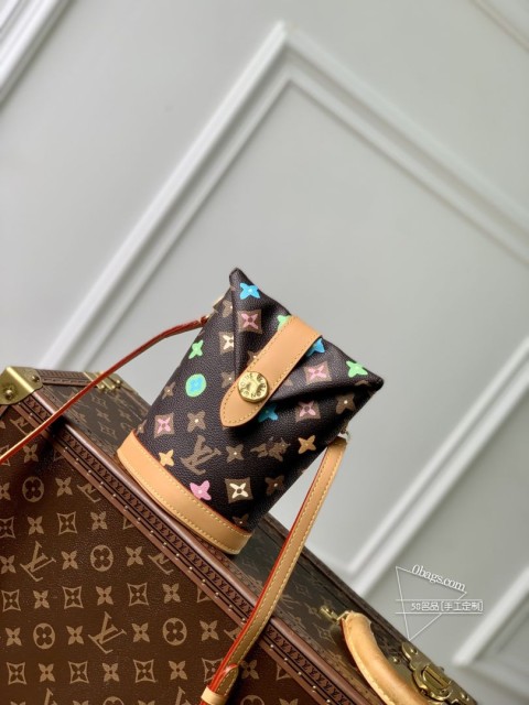 LV M83343 信封袋 克拉吉画布 适合晚间场景