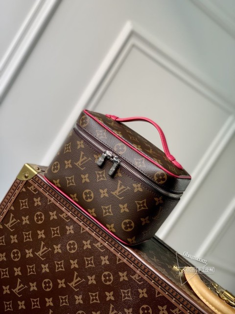 LV M44495 玫红 MIN 化妆包 帆布 双拉链设计