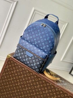 LV M11590 Discovery小号双肩包 Monogram Gradient涂层帆布