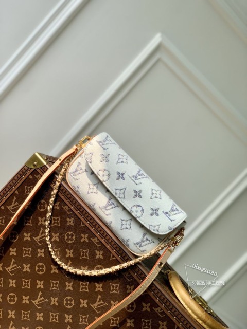 LV M83499 Wallet on Chain Ivy 手袋 磁扣翻盖 圆润矩形 Monogr顶级复刻
