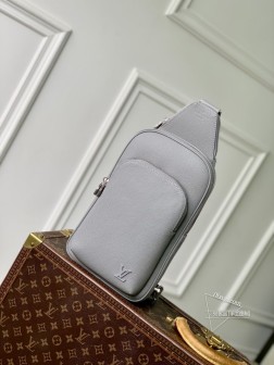 LV M30951 灰 Avenue 斜挎包 Taiga 皮革 高仿