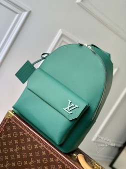 LV M22503 Aerogram双肩包 小牛皮材质 绿