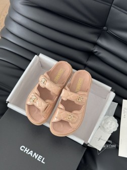 Chanel 25新魔术贴凉鞋版面！顶级对版货！所有的颜色我家都有！鞋面进口面料，垫脚内里羊皮，原版 243