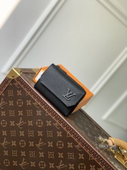 LV M81740 Aerogram Portefeuille Pilot 黑色旅行钱包