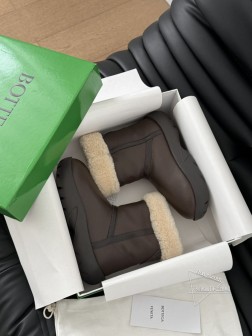 代购级别 BV大头呆萌雪地靴新宠雪地靴!太好看了对原版品质 色素统一 Size35-40 其他码数定 867