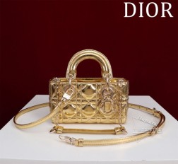 DIOR 超迷你lady d-joy-micro金色型号0998Size：16.5610cm Internal Composition Leather with Velvet 内里：羊绒+皮