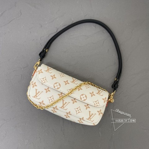 LV 81911 女士白花限定包 23×12×4cm Louis Vuitton 纯欲风