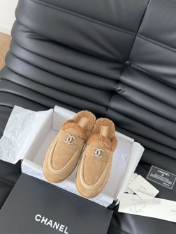 Chanel 24K秋冬新款毛茸茸半拖泰迪毛毛鞋 很舒服诶美拉德棕色还是很适合秋冬的~鞋面麂皮 内里 1072