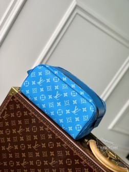 LV M31037 大号盥洗包 Monogram 帆布,织物内衬,金属配件
