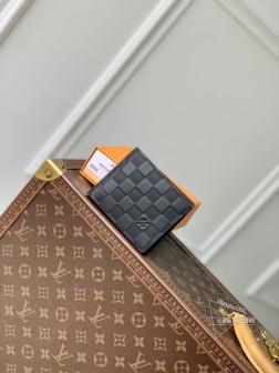 LV N63124 钱夹 压格短夹 牛皮材质 经典精致设计