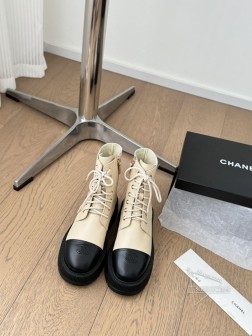 Chanel 小香24K新品短靴原版11复刻 经典中的经典无论搭配裤装还是裙装都是完美小圆头的设计很 1298
