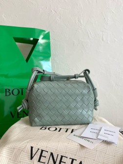 BV loop lindy手提包 斜挎小包 鼠尾草绿 顶级A货