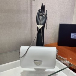 Prada普拉达 1BD307 新款项链包 单肩包 亮面皮革羊皮内衬 一比一