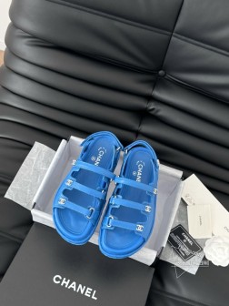 发泡大底版本 Chanel 25新魔术贴凉鞋版面!顶级对版货!所有的颜色我家都有!鞋面进口面料,垫脚 452