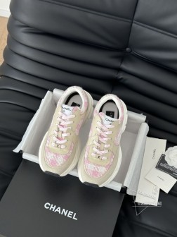 Chanel 25C新款熊猫运动休闲鞋百搭小白鞋 款式搭配不会出错撞色搭配活力满满啊 侧面压印log 169