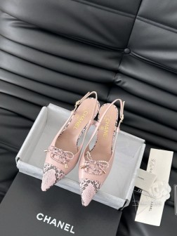 Chanel Vintage中古系列凉鞋简约而不简单的款,上脚特别显脚细。鞋面定制面,内里垫脚羊皮, 219