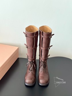 Miumi24秋冬走秀款复古机车靴年度可以封神的战靴 朋克风满满 既能当甜妹又能扮拽酷 越看越上 708