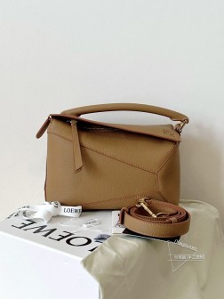 LOEWE 新Puzzle Edge 小号 浅棕色 头层牛皮手袋