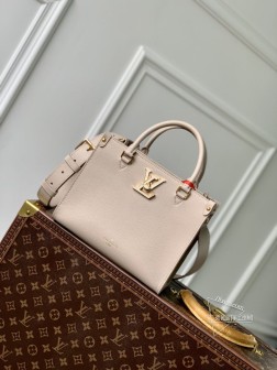 LV M22311 杏灰 Lock And Go 手袋 粒面牛皮革 珐琅开合