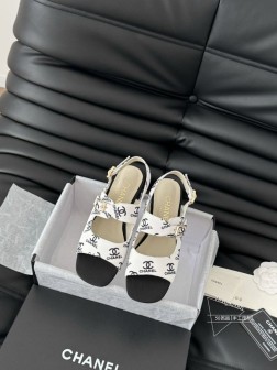 Chanel 25s小香春夏新款凉鞋非常火爆 非常难买的一款鞋全网最火的厚底凉鞋 可想而知小香控不可 554