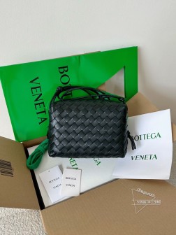 BV Loop编织小方包 黑色 小号 现货款式