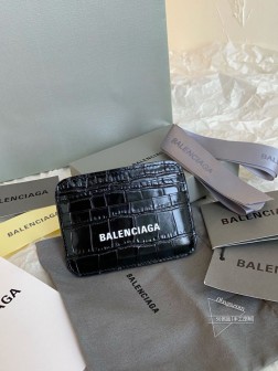 Balenciaga 黑色鳄鱼纹卡包 BV 9.9×7×1cm 适合4-6张卡
