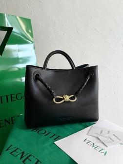 BV andiamo 小号 黑金平纹牛皮包 低调奢华设计