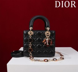 DIOR M77018-Lady戴妃四格珐琅扣 羊皮 Internal Composition Leather with Velvet 内里：羊绒+皮 Size 20168cm