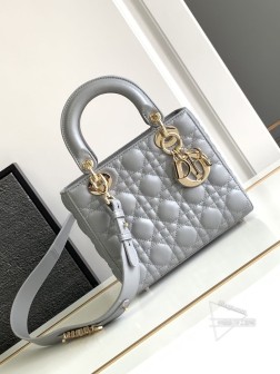 DIOR Ladydior手袋 珠光灰金扣进口羊皮20 X 17 X 8厘米可拆卸肩带【赠送3-5字母】内部拉链口袋可随心搭配其他刺绣肩带可手提或斜挎M