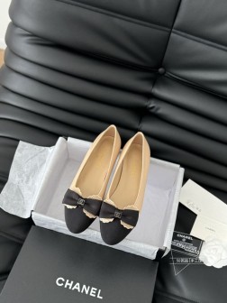 Chanel 24B走秀款玛丽珍单鞋简约又不失甜美俏皮!鞋头经典拼色简约易搭,搭配一字带更加跟脚。内 1258