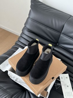 顶级版本 UGG雪地靴每年秋冬必备的单品 鞋面羊皮皮毛一体绒面羊毛 内里全真羊毛 原版大底!Size 951