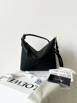 LOEWE Puzzle Fold Pouch 小包 黑色 A货