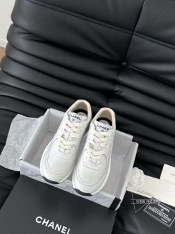 渐变色 Chanel 24K新款运动休闲鞋百搭小白鞋 款式搭配不会出错撞色搭配活力满满啊 侧面注塑l 1063
