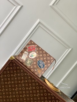 LV M83487 Monogram帆布 Posh Toret 复古旅行贴纸化妆包