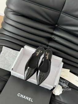 Chanel 25C新款爱心扣尖头单鞋绝美玛丽珍系列 很难不爱鞋面麂皮漆皮 内里羊皮 真皮大底原版开 892