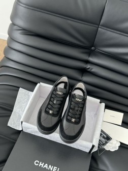 Chanel 24K新款运动休闲鞋百搭小白鞋 款式搭配不会出错撞色搭配活力满满啊 侧面注塑logo 1218