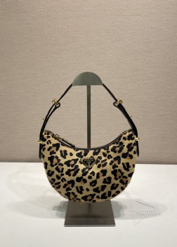 Prada普拉达 1BC194 Moon手袋 豹纹 Arqué羊皮 Hobo款 A货