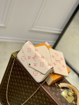 LV M82047 Pochette Félicie 链条包 Monogram Empreinte 皮革