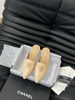 Chanel 25C新款爱心扣尖头单鞋绝美玛丽珍系列 很难不爱鞋面麂皮漆皮 内里羊皮 真皮大底原版开 932