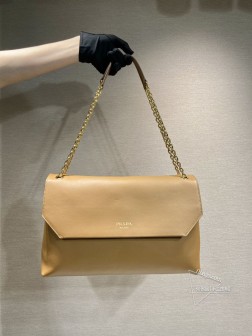 Prada普拉达 1BD368女款小牛皮翻盖包 可肩背斜跨 高仿