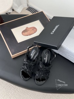 Chanel Vintage中古系列凉鞋简约而不简单的款,上脚特别显脚细。鞋面定制面,内里垫脚羊皮, 34