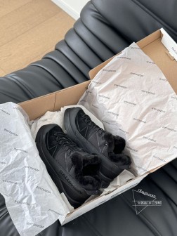 满邦毛里 MM6 X Salomon 2024联名款休闲鞋各自品牌基因完美的糅合 不要太帅 原版开发 1209