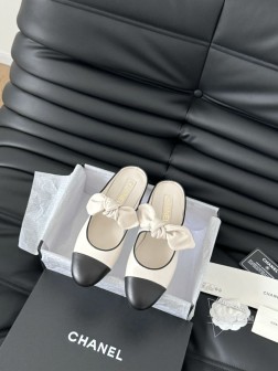 Chanel 25C早春玛丽珍单鞋系列这一季的鞋子都很棒耶!纯黑色玛丽珍上脚很舒服鞋面皮质也很软,不 824