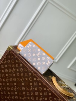 LV M60017 渲染花硬箱,全Eclipse帆布,Monogram涂层