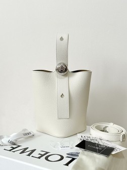 LOEWE pebble 水桶包 Mini 荔枝纹 白色 鹅卵石五金