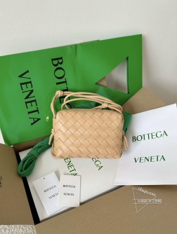 BV LOOP 编织小方包 杏仁色 Mini款 顶级A货