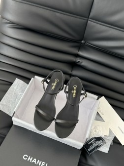 Chanel 25C春夏新款一字带凉鞋穿不腻的百搭凉鞋 超经典的一款 休闲中带着精致气质拿捏稳妥 今 776